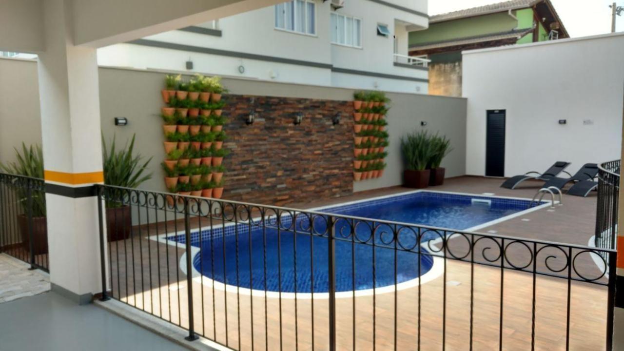 Var-101A Dpto Amplio En Condominio Cerrado Con Piscina Bombinhas Exterior photo